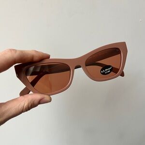 Beige frame Lover retro cat eye sunglasses with tinted lenses